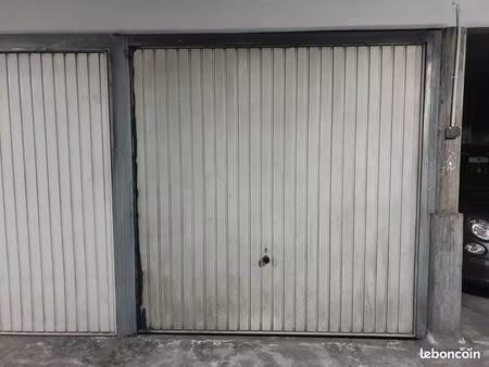 loue box fermé 10m²