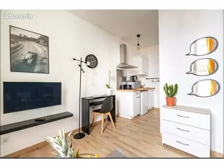 t2 meublé au calme sur cour- plein centre ville d’angoulême