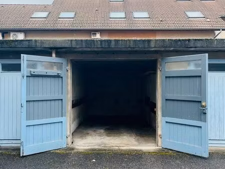 grand garage sécurisé 16 m² – annecy (secteur gallet)