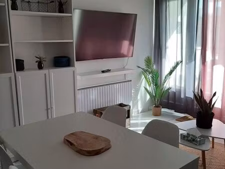 studio 30m2 + grande terrasse + parking