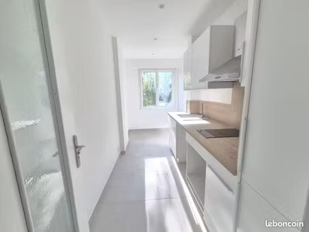 studio 33 m refait à neuf avec balcon