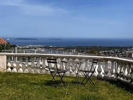 f4 vue mer  piscine & parkings