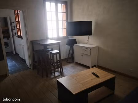 t2 meublé en hyper centre gimont