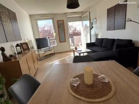 t3 traversant lumineux 64 m² avec balcon  parking et ascenseur – illkirch