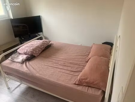 plusieurs chambres à loyer