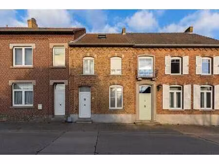 op te frissen rijwoning in het centrum