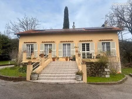 propriété 5 pièces 120 m²