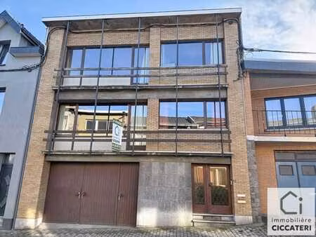 immeuble de rapport : 3 appts + garage/atelier