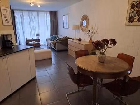 a louer dès le 1er avril- appart 1 ch. rue du joncquois