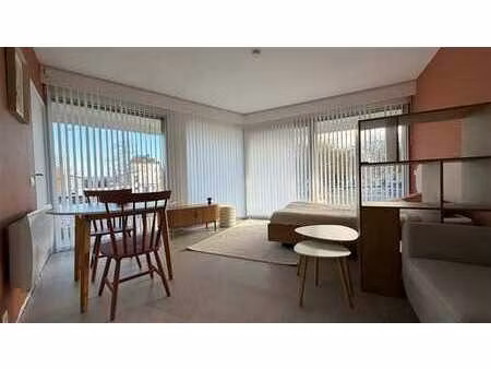 studio entièrement rénové et meublé au cœur de tournai