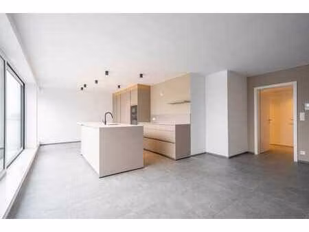 superbe penthouse neuf 3 chambres  2 sdb  terrasse  cave et