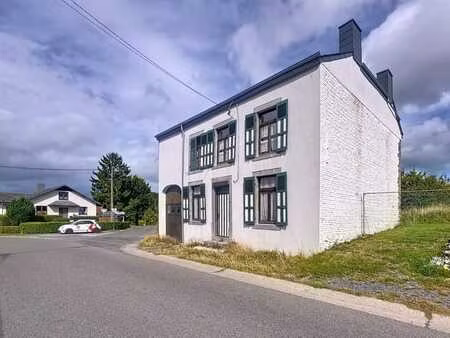 maison de campagne avec garage à rénover sur gedinne