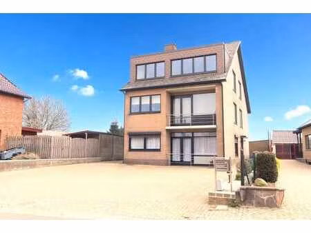 à vendre : immeuble de rapport idéalement situé composé de 3