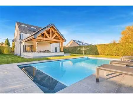 villa 4 chambres avec piscine