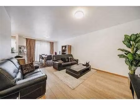 appartement spacieux de 2 chambres à molenbeek-saint-jean