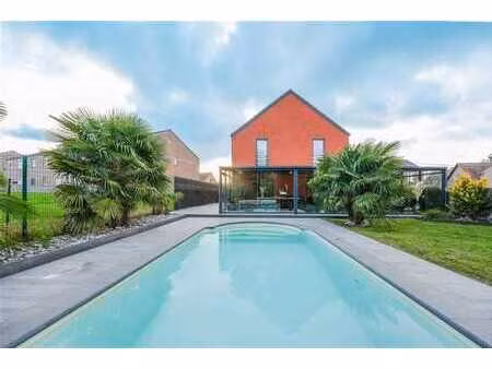 superbe maison 4 façades avec piscine !