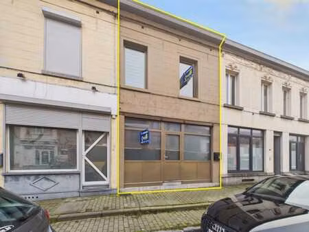 *** plus de visite possible *** maison avec espace commercia