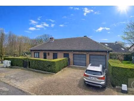 villa plain-pied 4 façades avec jardin plein sud