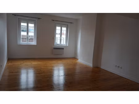 toulouse  quartier le busca  t3 entièrement rénové de 61 m2