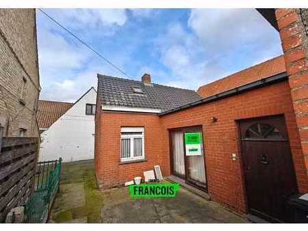 maison à rénover avec jardin ensoleillé à pollinkhove
