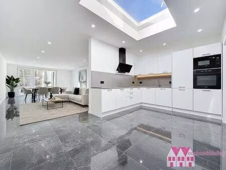 erpe-mere: gerenoveerde woning met 5 slaapkamers  2 badka...