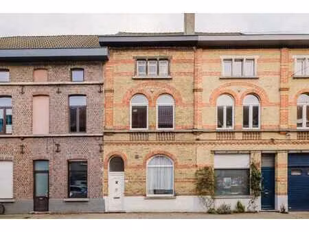 binnenkort te koop: te renoveren woning in sint-amandsberg