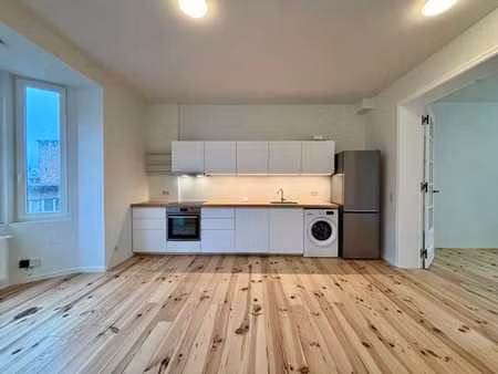 ! new ! appartement 1 chambre + bureau - entièrement rénové