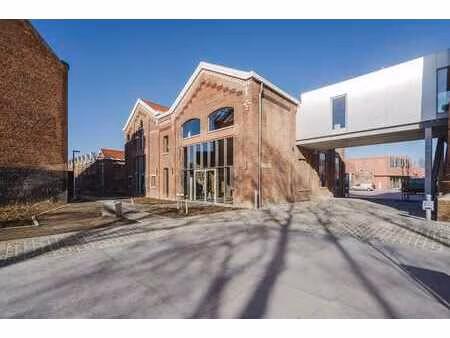 salle d'exposition/bureau d'environ 340 m² dans le projet wa