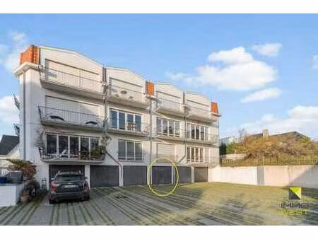 garage avec porte basculante