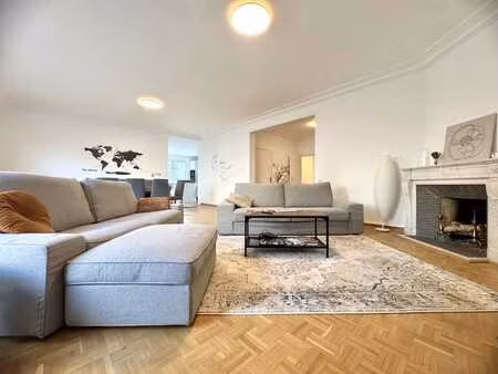 churchill: bel appartement 3 ch + sdb-sdd   parking