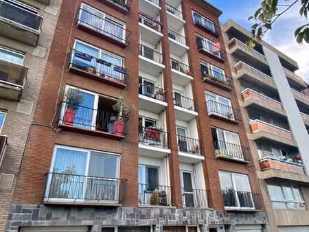 bel appartement 2 chambres à louer en face de la gare de bra