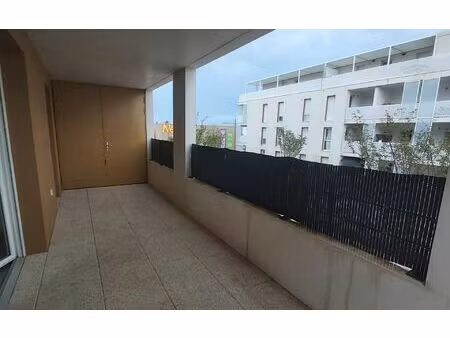 location appartement  m² t-3 à frontignan  764 €