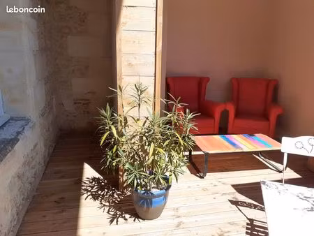 studio meublé avec terrasse centre ville