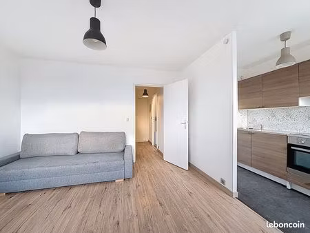à louer – t1 meublé 28 m²-5 mn rer c- chauffage inclus - cave