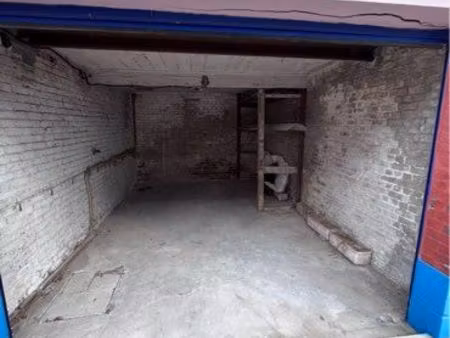 box / parking couvert porte automatique 15m2