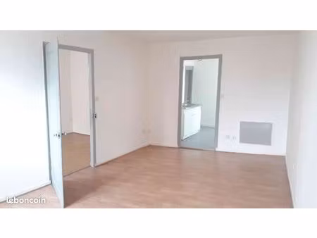 f2 commercy 1er étage