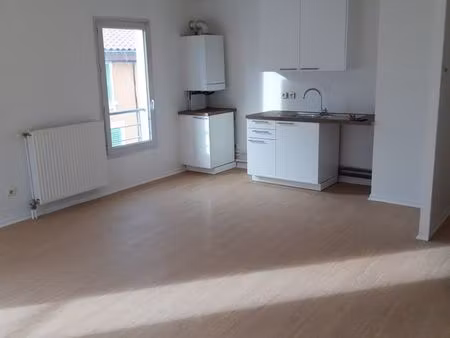 ? appartement entièrement rénové – 71 m² – rare à vernaison