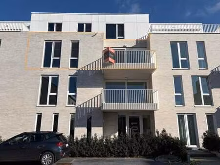 appartement lumineux avec terrasse et place de parking
