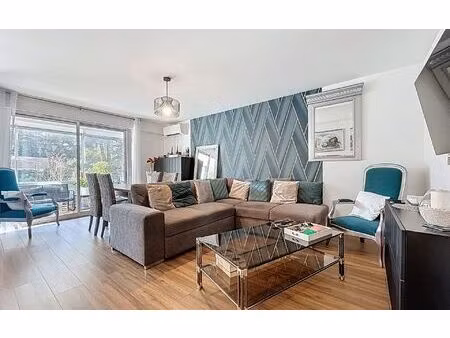 appartement fréjus 49 m² t-2 à vendre  235 000 €