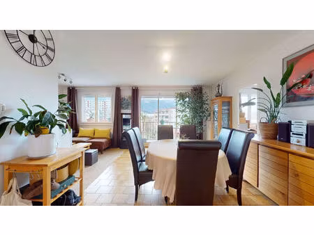 appartement t4 de 67m2 avec grand balcon - copro ravalée et isolée - grenoble / alliés