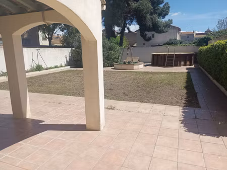 maison de ville t5/6 / jardin / 2 garages