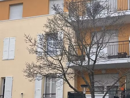 à vendre – t2 avec balcon et parking – résidence couleurs toscanes – le pontet