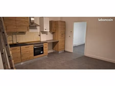 appartement t2 48m2 centre rochechouart avec cours