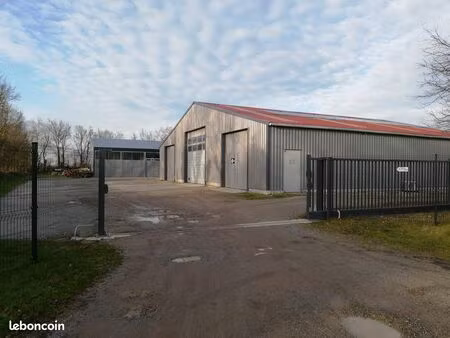 4 ht/m² local stockage ou artisan 70m² à 275m²