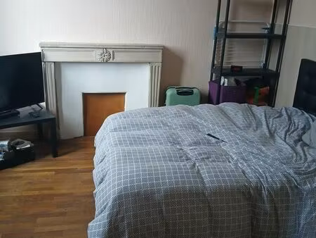 loue f1 bis meublé 28m2 . 480 euros charges comprises