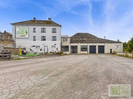 immeuble polyvalent en plein centre de libramont !