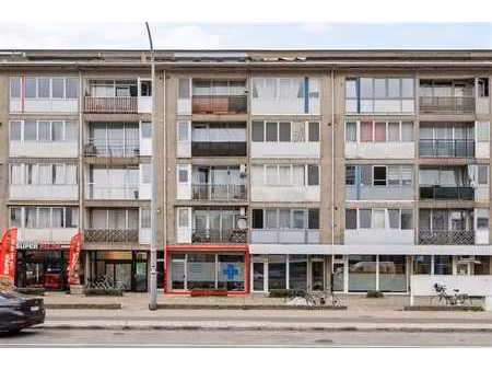 commerce - rez-de-chausée