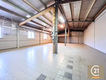 entrepôt 269 m²!