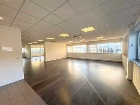 spacieux bureau/espace de travail à merchtem
