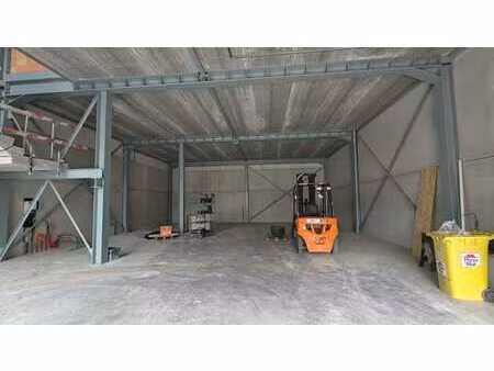 nouvelle unité pme avec bureau/logement – 219 m² + 145 m²